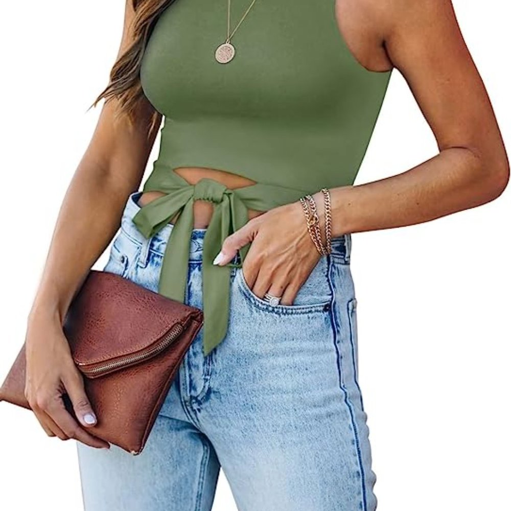 NWT Berryou Sleeveless Crop Top Halter Neck Basic Casual Racer Back Tank Size L